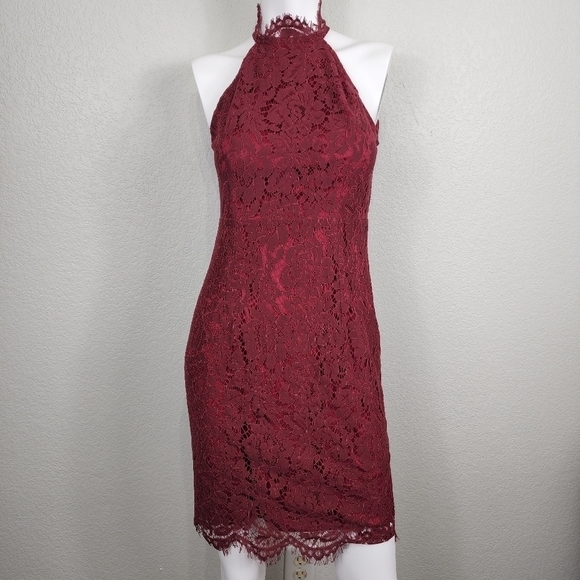 NWT Zalalus  Vampire Burgandy Lace High Neck Key Hole Back Size 6 - Picture 1 of 10
